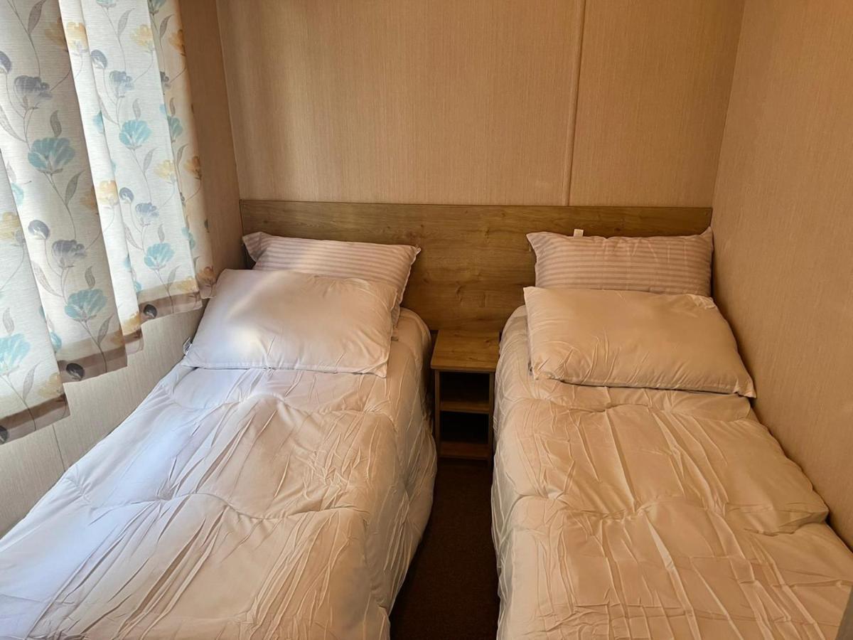 Blackpool Caravan In Haven Marton Mere Holiday Park Exteriör bild